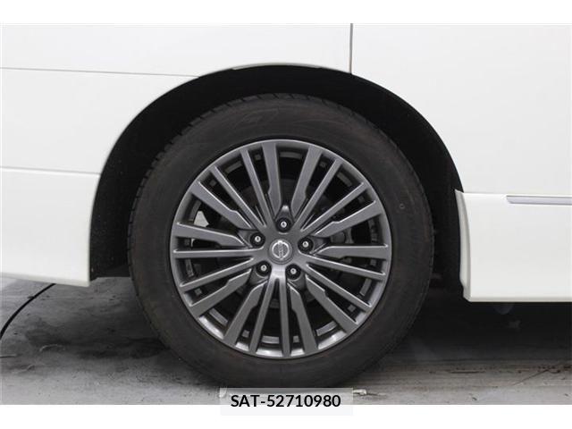 Nissan ELGRAND 2018-03 7357654-25