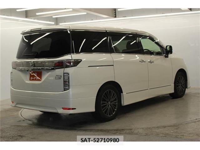 Nissan ELGRAND 2018-03 7357654-4