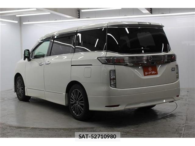 Nissan ELGRAND 2018-03 7357654-6
