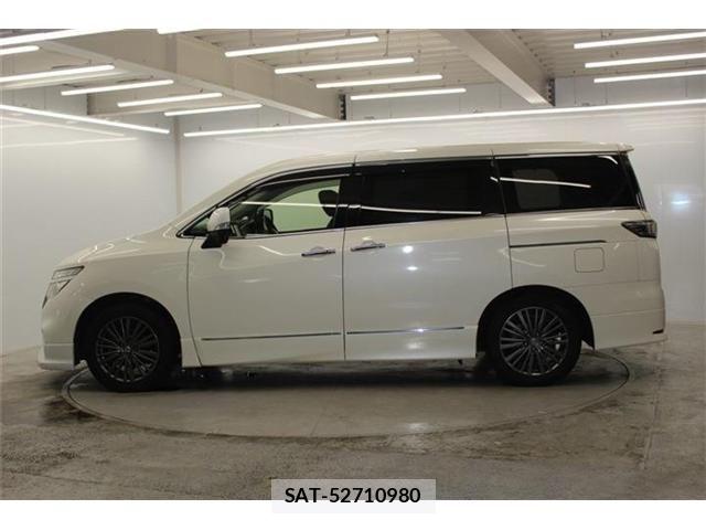 Nissan ELGRAND 2018-03 7357654-7
