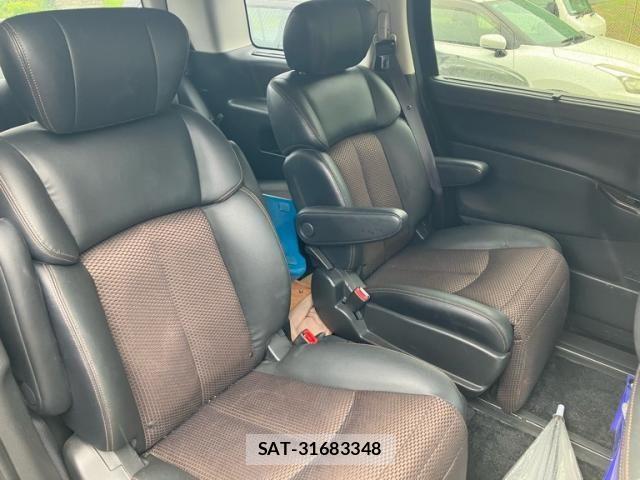 Nissan ELGRAND 2011-02 7357655-10