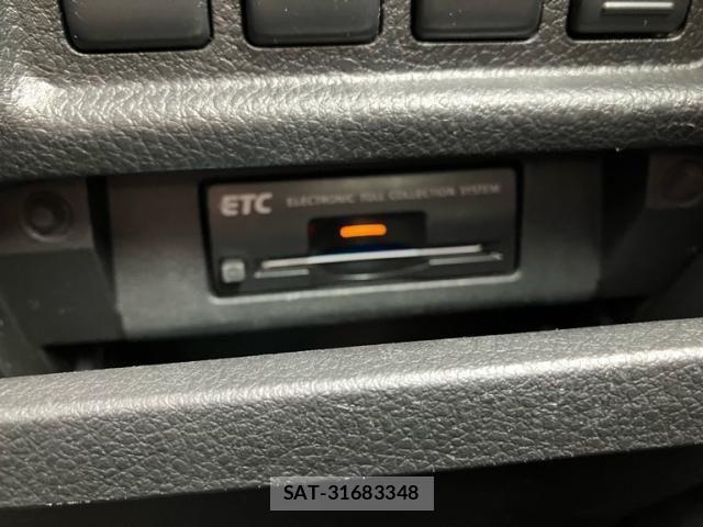 Nissan ELGRAND 2011-02 7357655-18