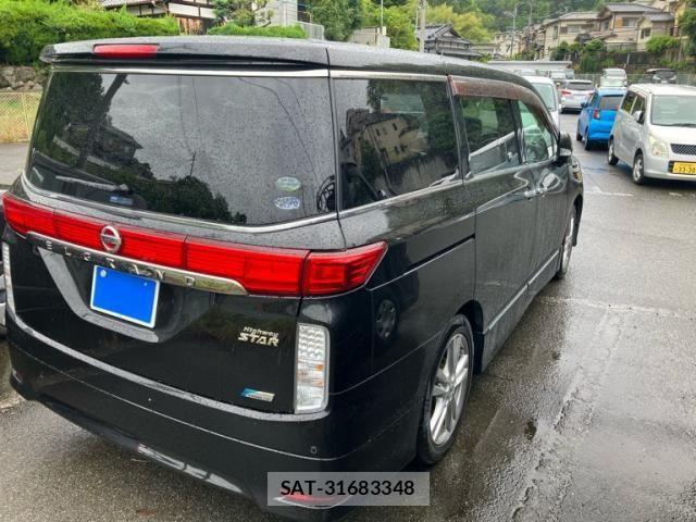 Nissan ELGRAND 2011-02 7357655-3