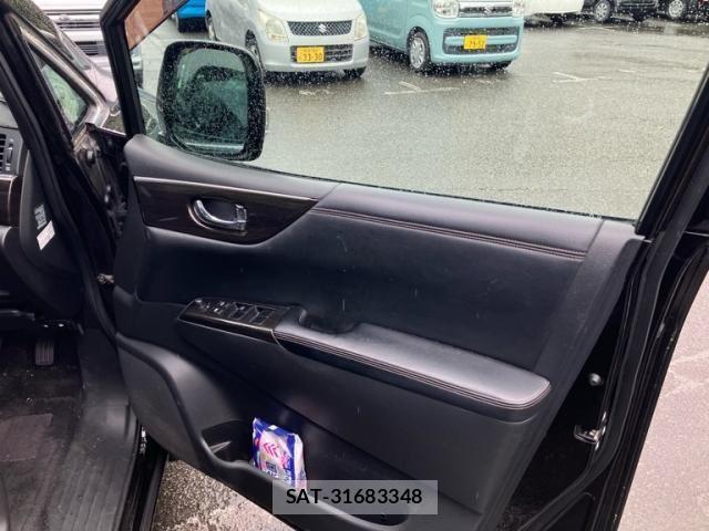 Nissan ELGRAND 2011-02 7357655-8