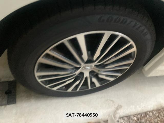 Nissan ELGRAND 2016-06 7357657-11