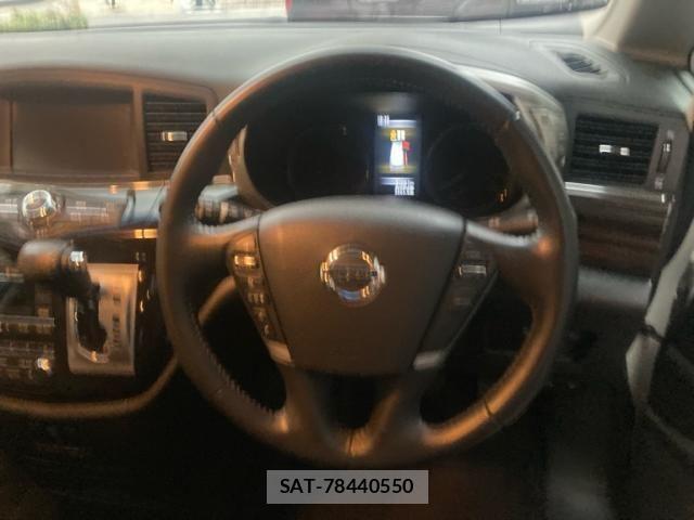 Nissan ELGRAND 2016-06 7357657-16