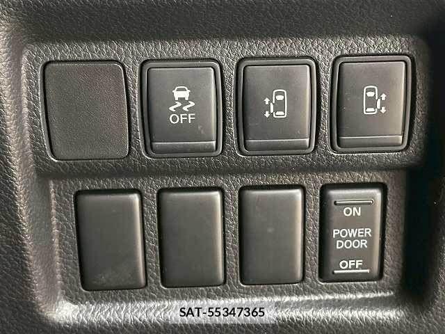 Nissan ELGRAND 2021-07 7357648-10