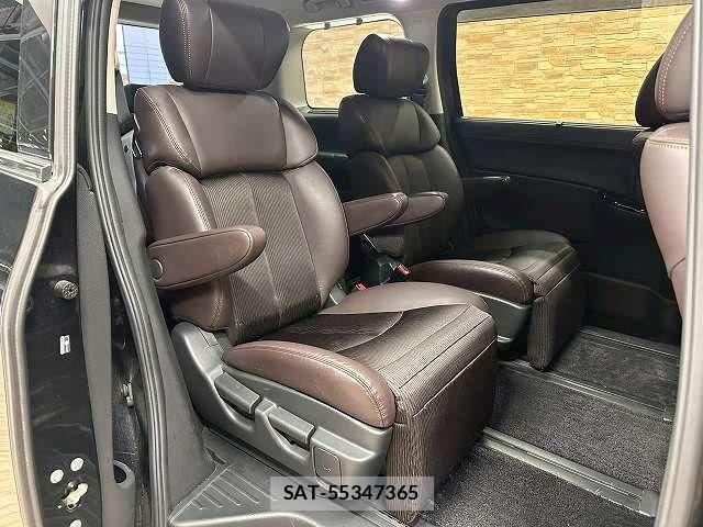 Nissan ELGRAND 2021-07 7357648-5
