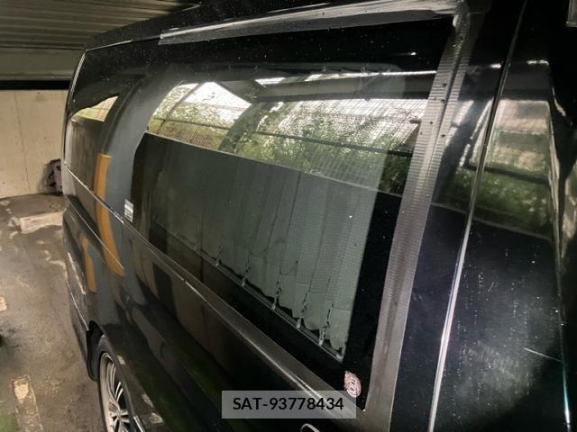 Nissan ELGRAND 2006-03 7357658-21
