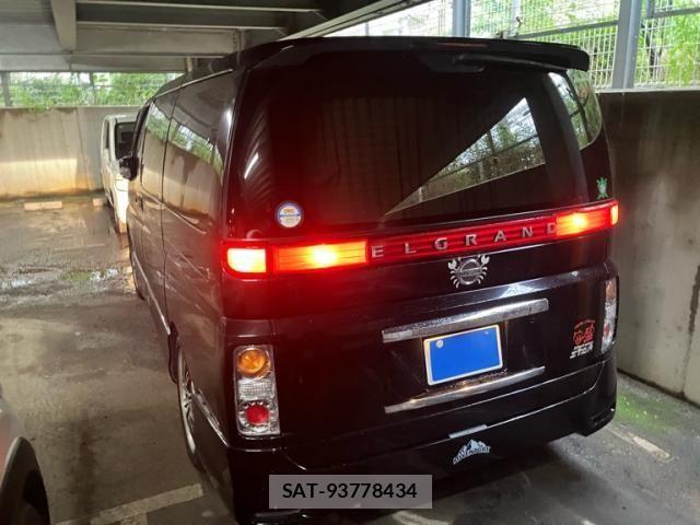 Nissan ELGRAND 2006-03 7357658-4