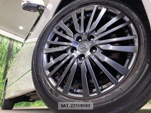 Nissan ELGRAND 2019-03 7357650-13