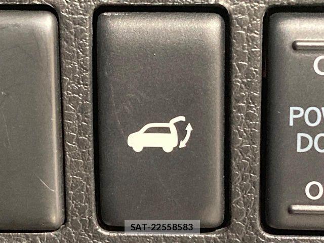 Nissan ELGRAND 2019-03 7357650-5