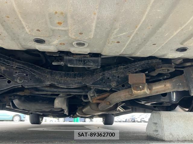 Nissan ELGRAND 2010-09 7357656-9