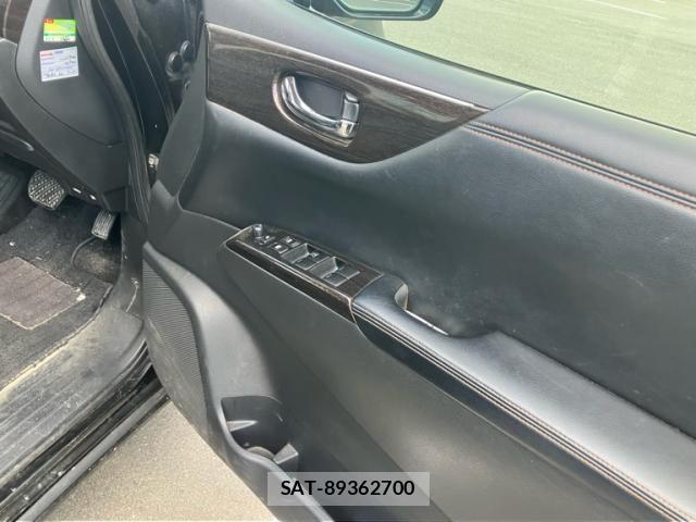 Nissan ELGRAND 2010-09 7357656-19