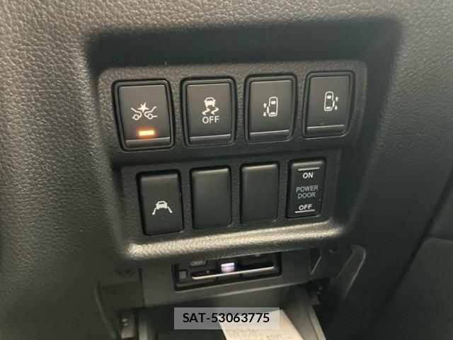 Nissan ELGRAND 2020-03 7392054-18