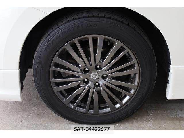 Nissan ELGRAND 2018-10 7392061-10