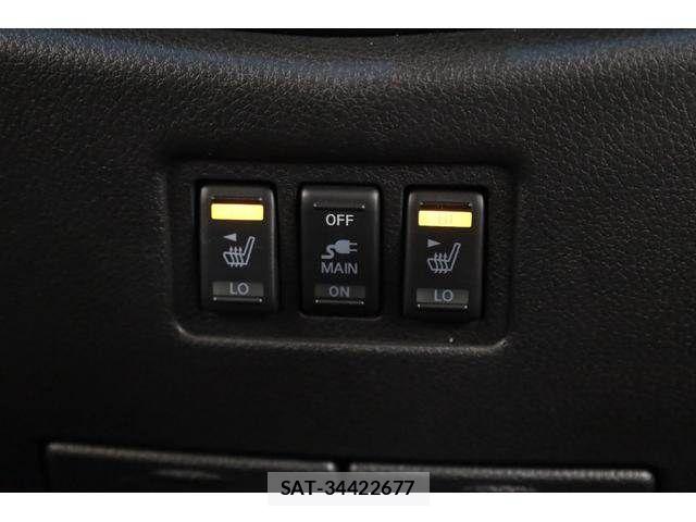 Nissan ELGRAND 2018-10 7392061-12