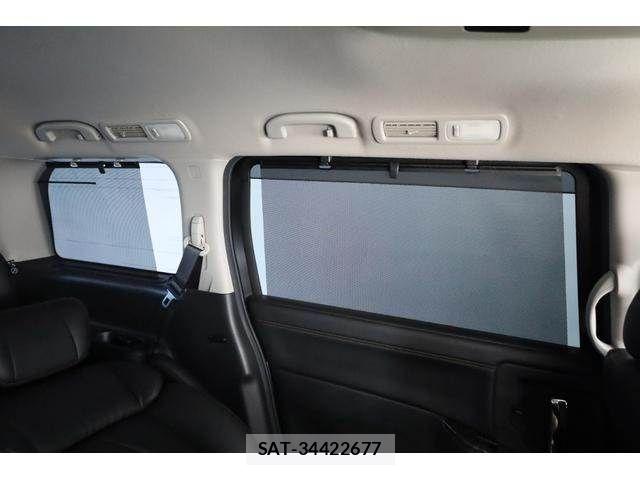 Nissan ELGRAND 2018-10 7392061-13