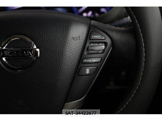 Nissan ELGRAND 2018-10 7392061-15