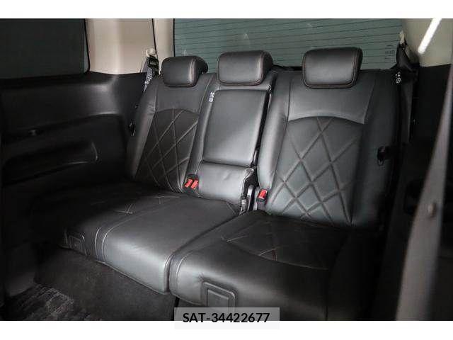 Nissan ELGRAND 2018-10 7392061-18