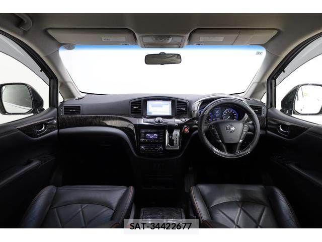 Nissan ELGRAND 2018-10 7392061-1