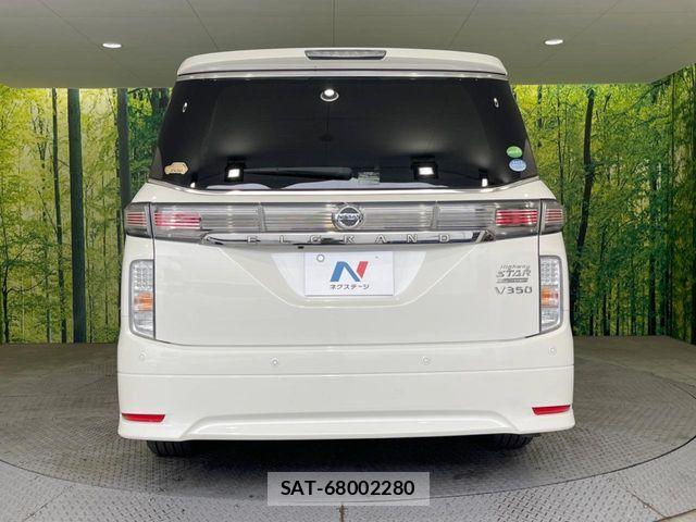 Nissan ELGRAND 2017-08 7392053-15
