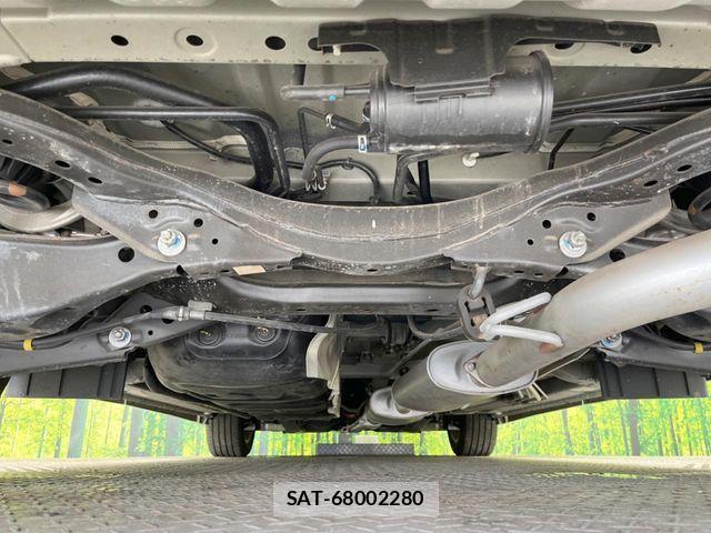 Nissan ELGRAND 2017-08 7392053-18