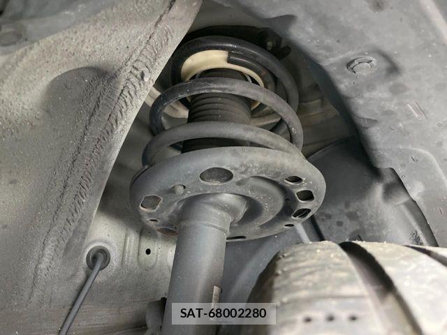 Nissan ELGRAND 2017-08 7392053-19