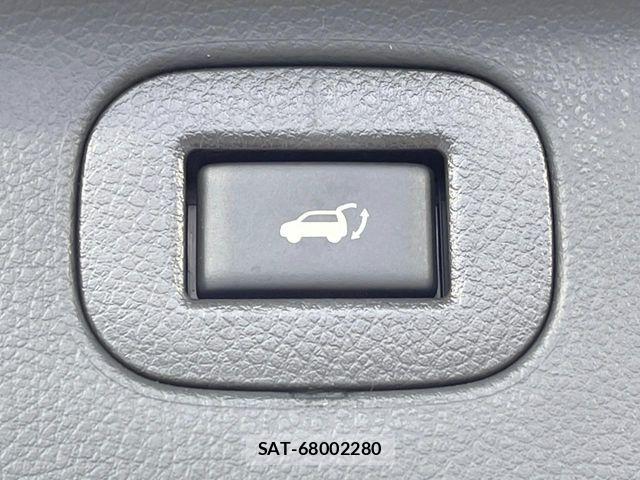 Nissan ELGRAND 2017-08 7392053-5
