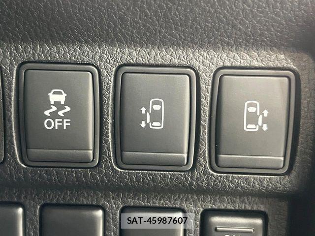 Nissan ELGRAND 2021-02 7392046-6