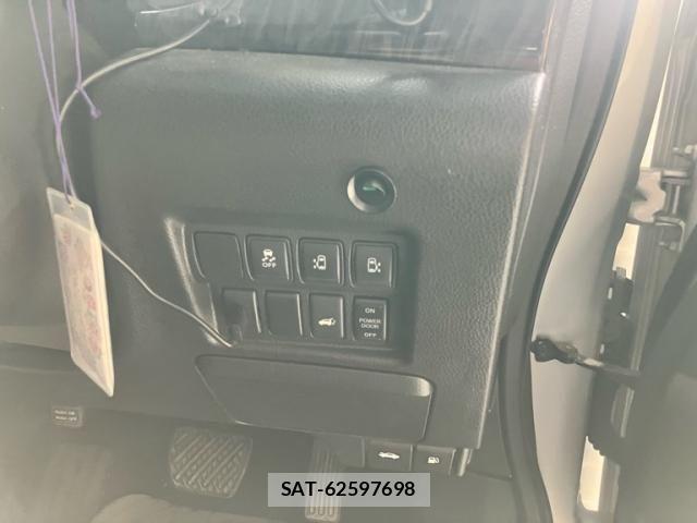 Nissan ELGRAND 2014-01 7392068-10