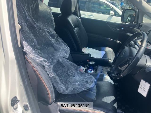 Nissan ELGRAND 2015-09 7392064-10