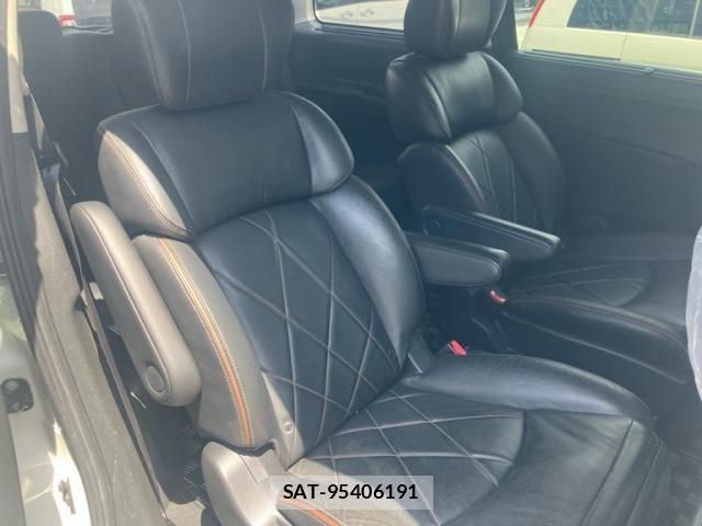 Nissan ELGRAND 2015-09 7392064-11