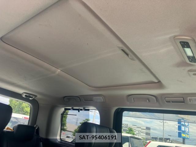 Nissan ELGRAND 2015-09 7392064-15