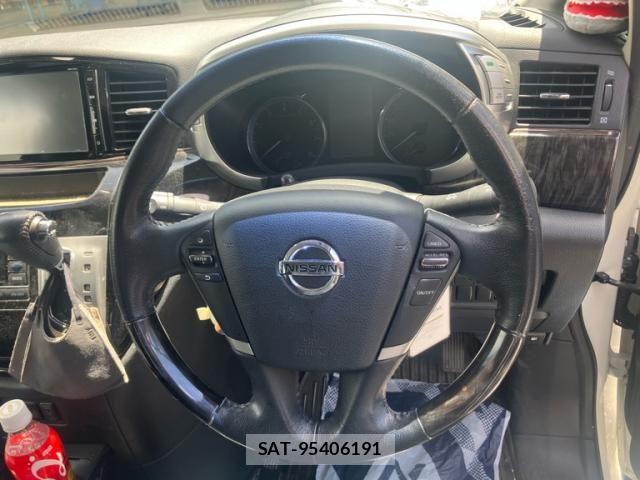 Nissan ELGRAND 2015-09 7392064-16