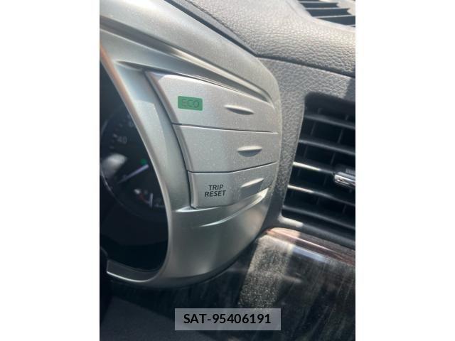 Nissan ELGRAND 2015-09 7392064-20