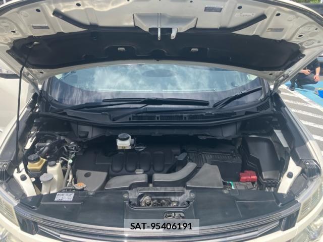 Nissan ELGRAND 2015-09 7392064-28