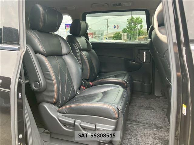 Nissan ELGRAND 2016-02 7392062-11
