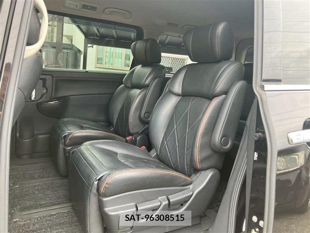 Nissan ELGRAND 2016-02 7392062-12