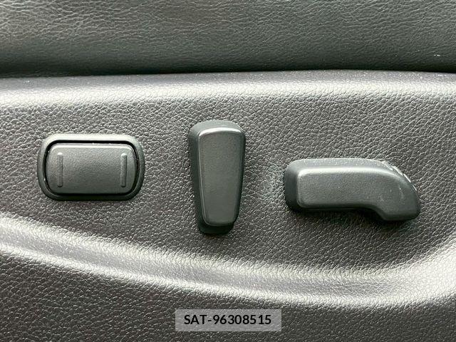 Nissan ELGRAND 2016-02 7392062-26