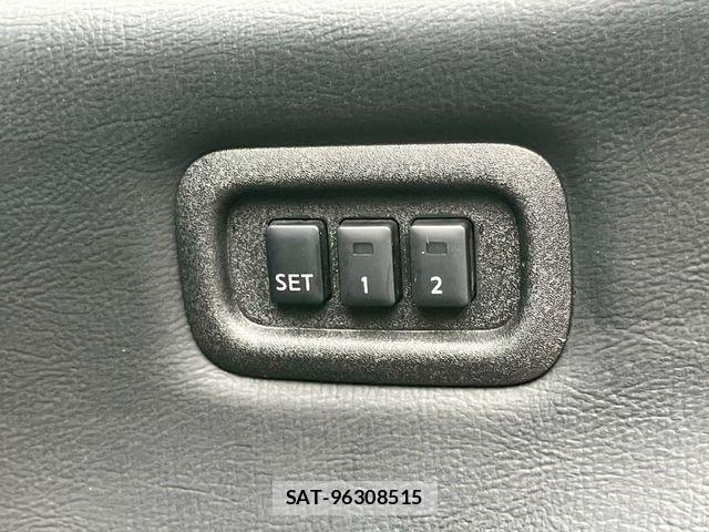 Nissan ELGRAND 2016-02 7392062-27
