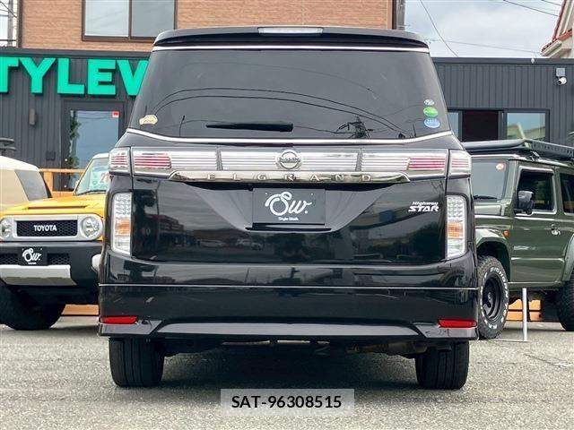 Nissan ELGRAND 2016-02 7392062-5