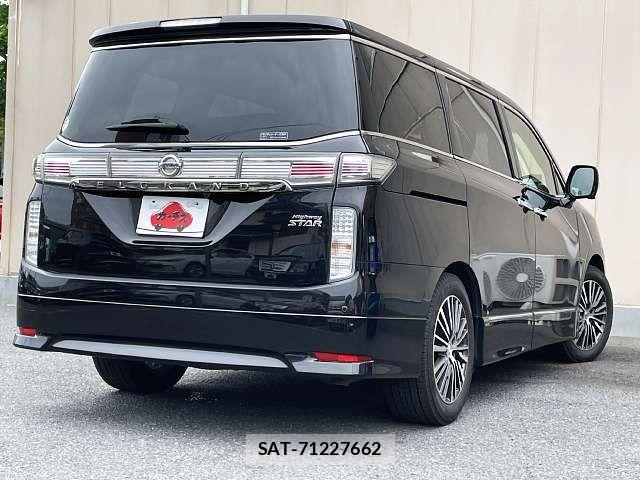 Nissan ELGRAND 2015-01 7454133-2