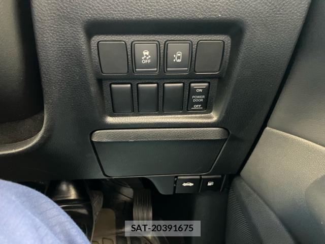 Nissan ELGRAND 2015-07 7454132-13