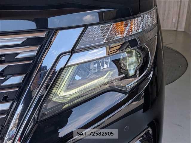 Nissan ELGRAND 2021-12 7454129-13