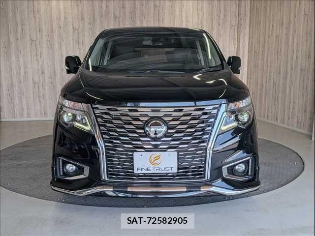 Nissan ELGRAND 2021-12 7454129-16