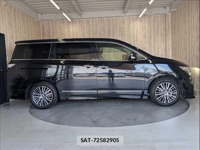 Nissan ELGRAND 2021-12 7454129-18