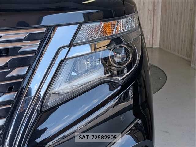Nissan ELGRAND 2021-12 7454129-23