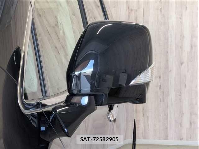 Nissan ELGRAND 2021-12 7454129-27
