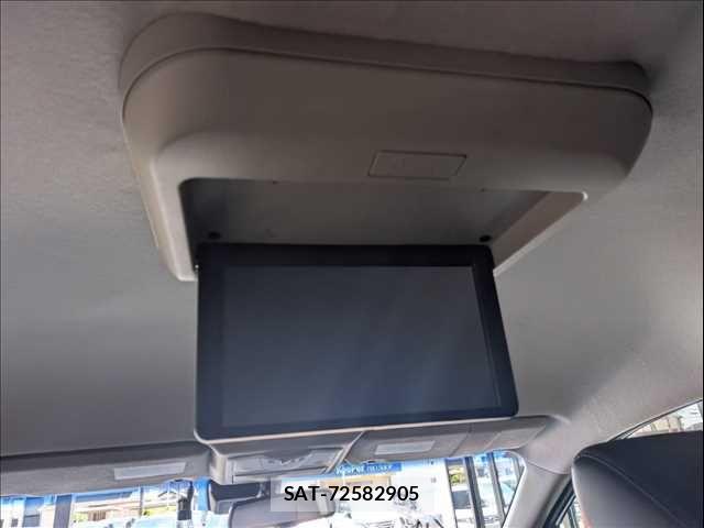 Nissan ELGRAND 2021-12 7454129-6